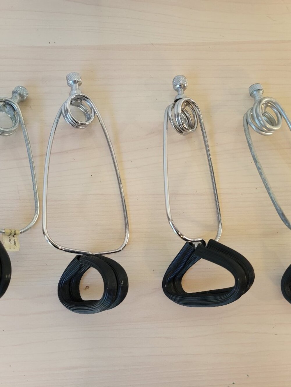 Bundle of 4 Replacement Heavy-Duty Spring Clamps for Reptile Dome Heat Lamps EUC